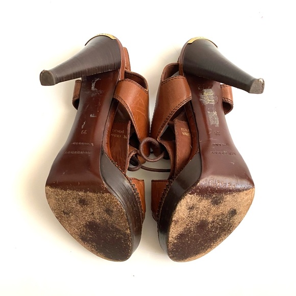 Burberry Heels - Picture 7 of 8
